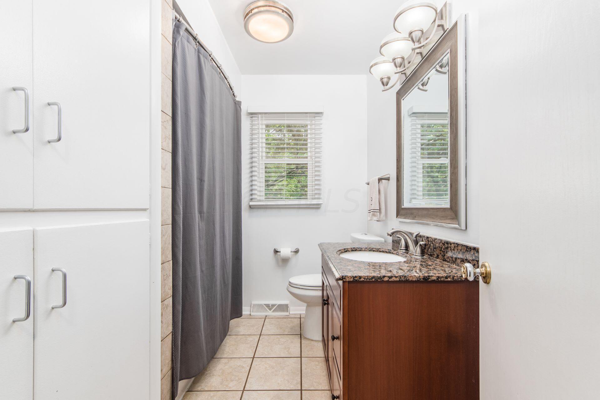 1527 Fishinger Road Columbus, OH 43221 - Photo 17 of 27 026_9017_M 1527 Fischinger065