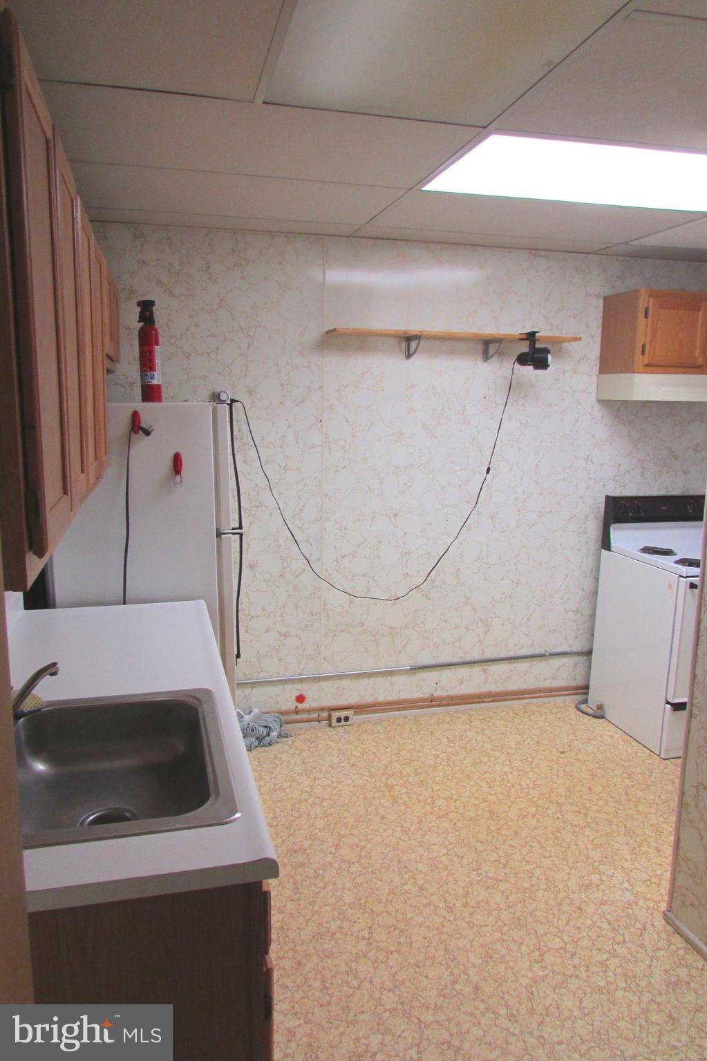 5108 Belair Road Baltimore, MD 21206 - Photo 7 of 30 Kitchen