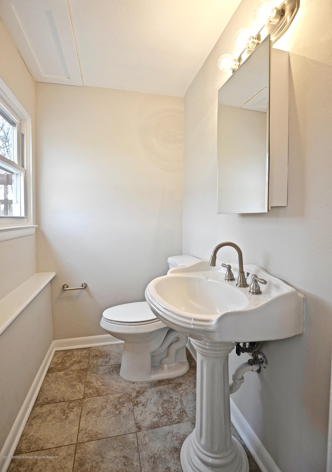 86 Brockton Road Freehold, NJ 07728 - Photo 10 of 14 23
