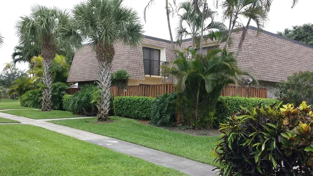 $2,695 | 2915 Southwest 22nd Circle, Unit 35C, Delray Beach, FL 33445