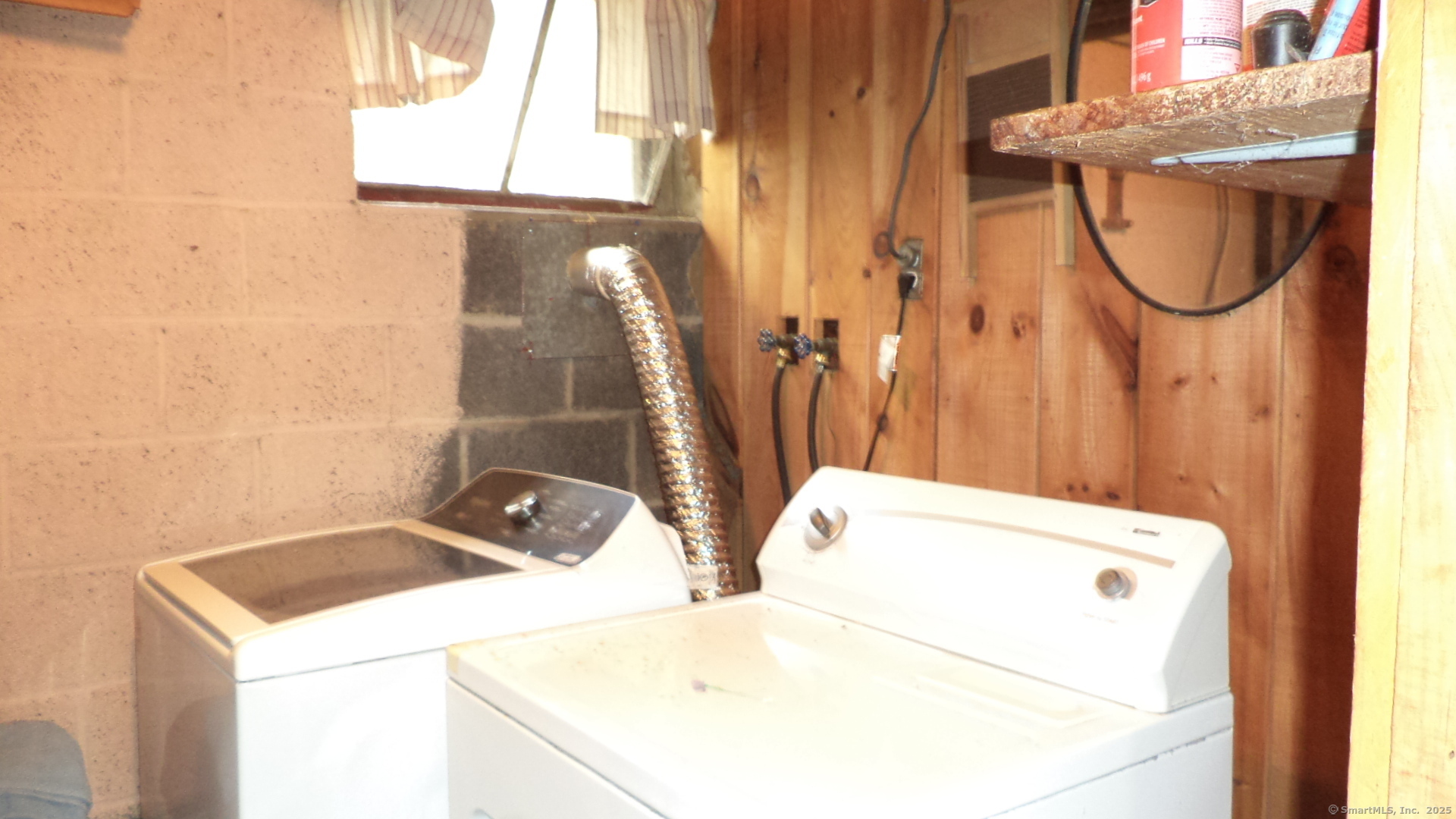 280 Newtown Turnpike Redding, CT 06896 - Photo 23 of 27 a utility room with dryer and washer