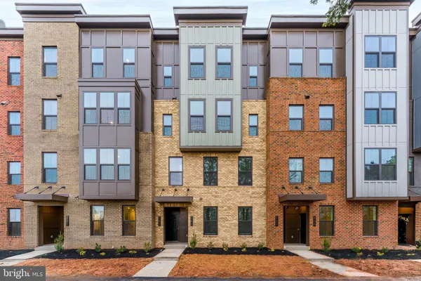 $3,100 | 21815 Express Terrace, Ashburn, VA 20147