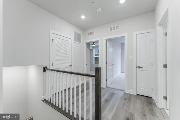 $3,100 | 21815 Express Terrace, Ashburn, VA 20147