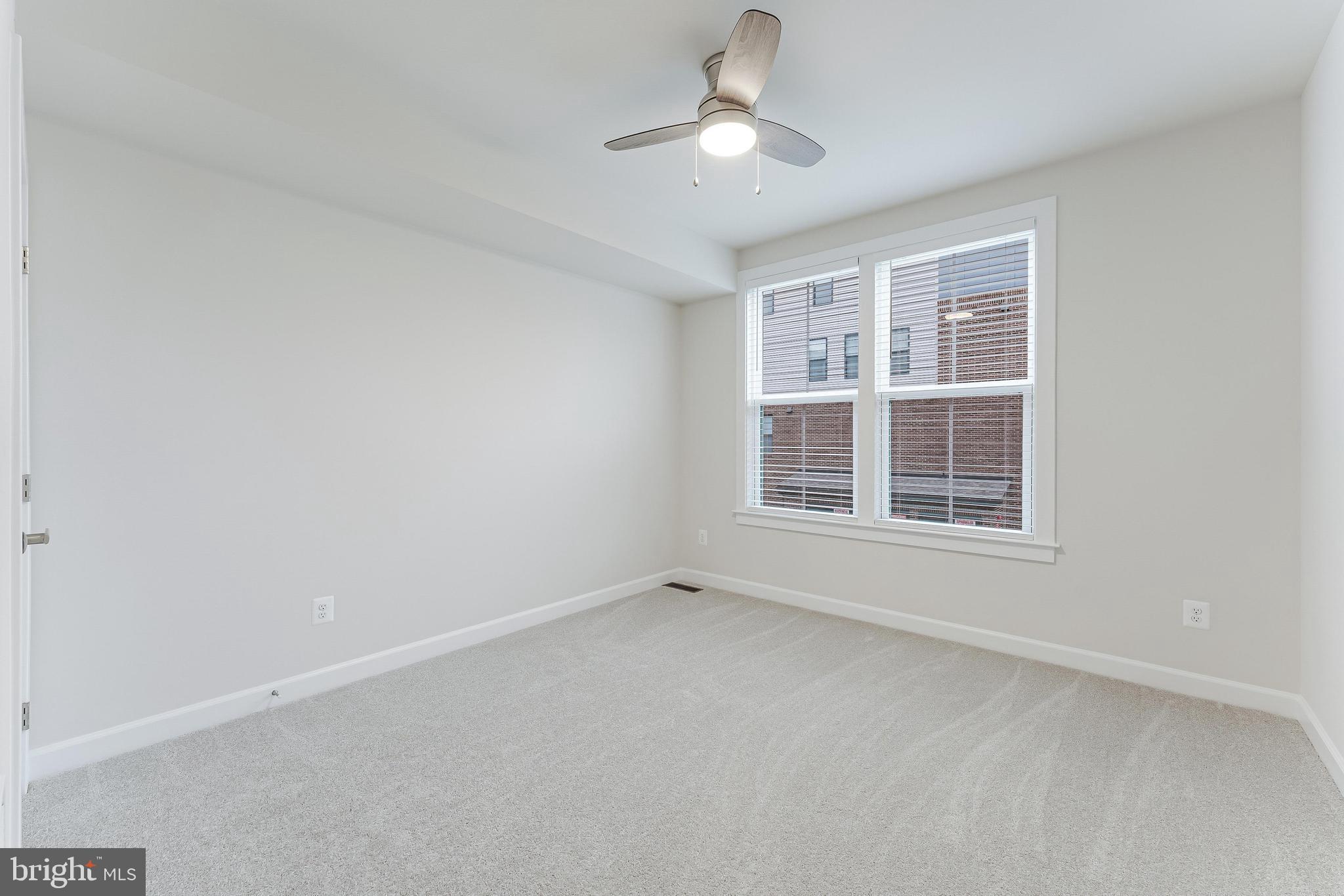 21815 Express Terrace Ashburn, VA 20147 - Photo 20 of 37 an empty room with a window