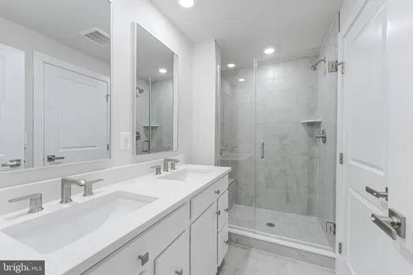 $3,100 | 21815 Express Terrace, Ashburn, VA 20147