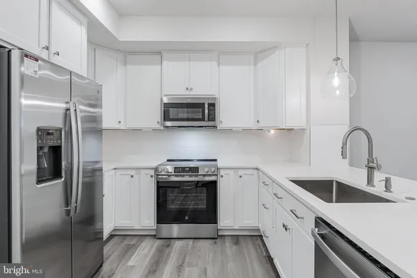 $3,100 | 21815 Express Terrace, Ashburn, VA 20147