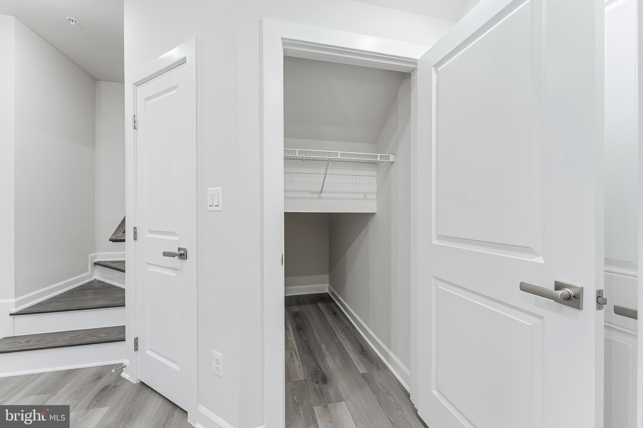 21815 Express Terrace Ashburn, VA 20147 - Photo 10 of 37 a bathroom with a shower