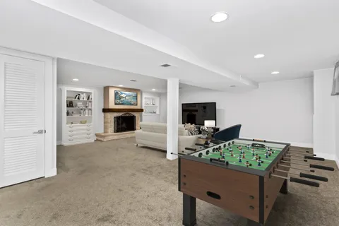 $525,000 | 6709 West Forest View Lane, Niles, IL 60714