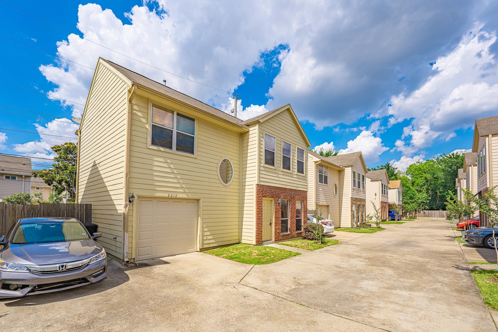 2212 Naomi Street Houston, TX 77054 - Photo 3 of 25