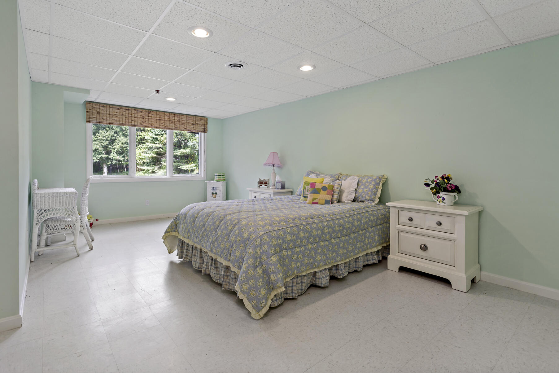 8 Chippers Lane Mashpee, MA 02649 - Photo 21 of 36 a bedroom with a bed and a window