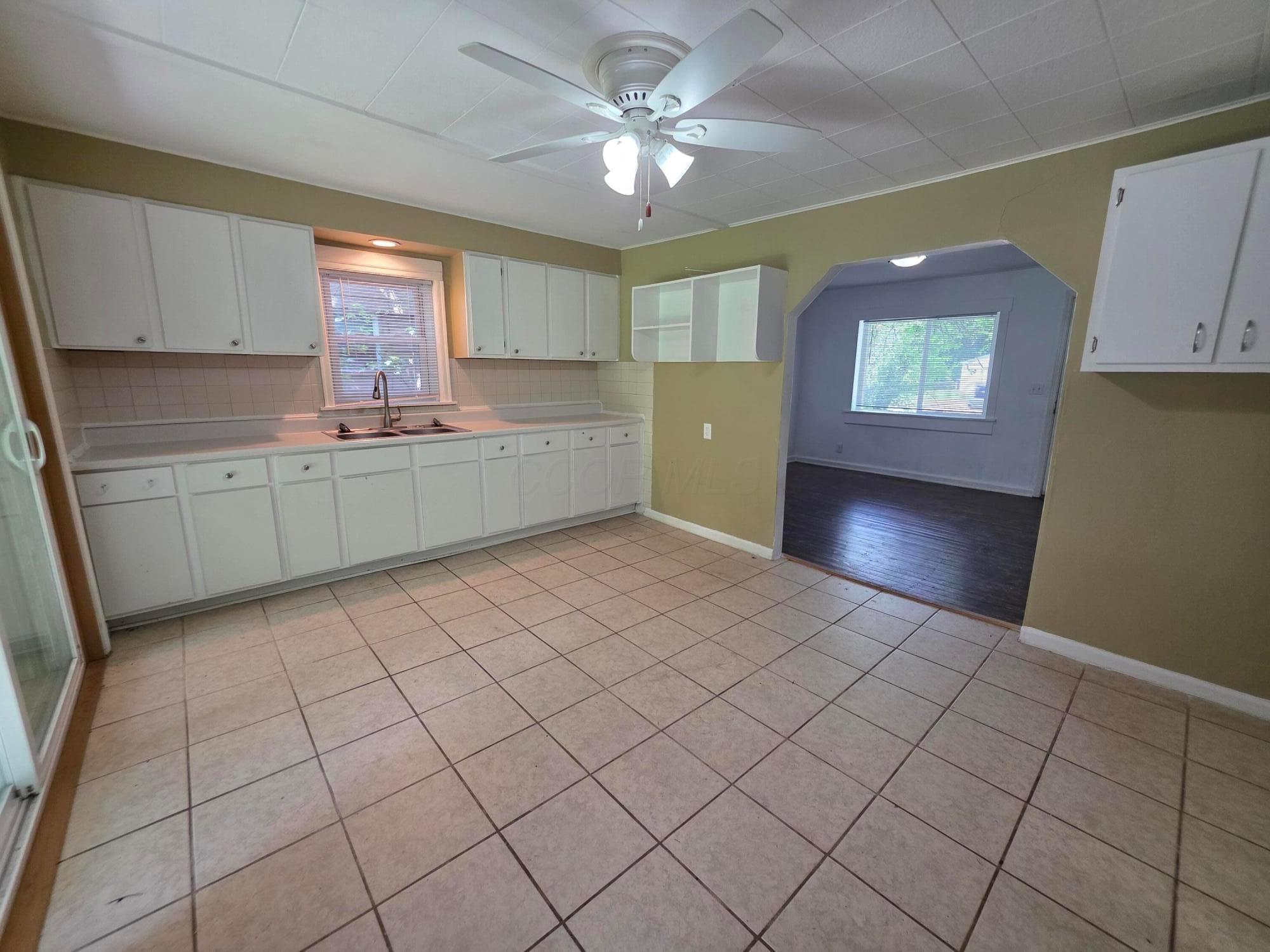 1597 Koebel Road Columbus, OH 43207 - Photo 8 of 32