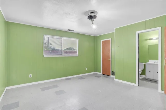 a view of room with fan