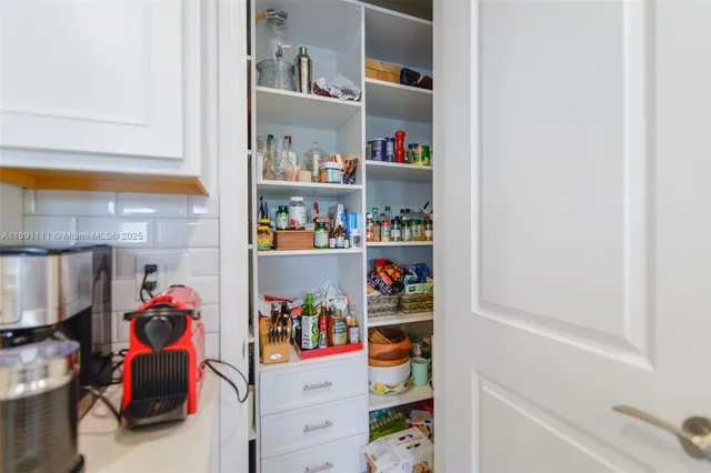 $4,300 | 4735 Eucalyptus Drive, Hollywood, FL 33021