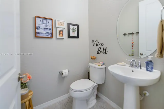 $4,300 | 4735 Eucalyptus Drive, Hollywood, FL 33021