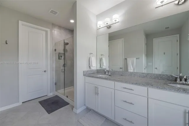 $4,300 | 4735 Eucalyptus Drive, Hollywood, FL 33021