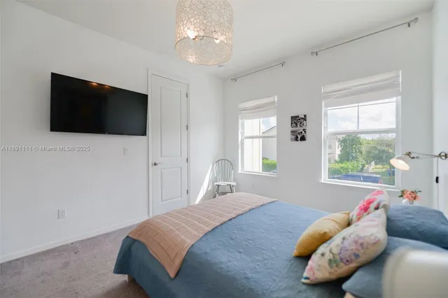 $4,300 | 4735 Eucalyptus Drive, Hollywood, FL 33021