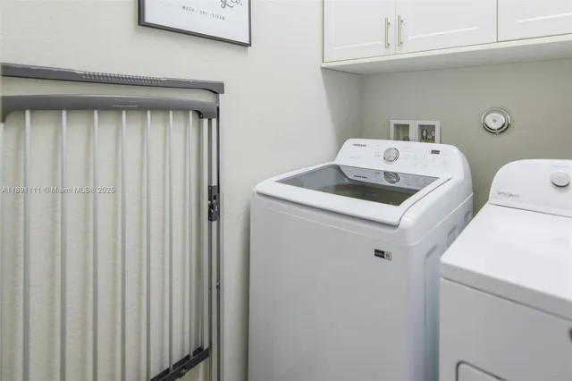 $4,300 | 4735 Eucalyptus Drive, Hollywood, FL 33021