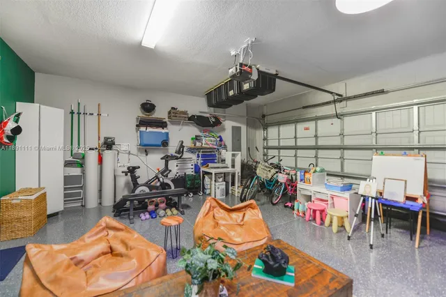 $4,300 | 4735 Eucalyptus Drive, Hollywood, FL 33021