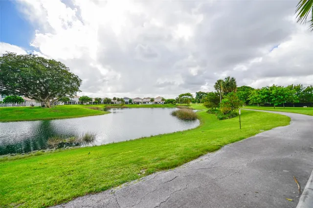$4,300 | 4735 Eucalyptus Drive, Hollywood, FL 33021