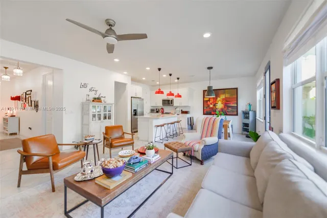 $4,300 | 4735 Eucalyptus Drive, Hollywood, FL 33021