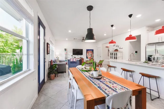 $4,300 | 4735 Eucalyptus Drive, Hollywood, FL 33021