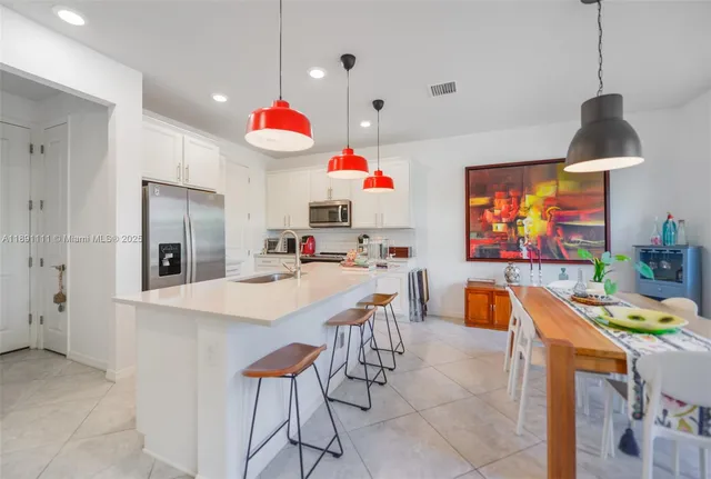 $4,300 | 4735 Eucalyptus Drive, Hollywood, FL 33021