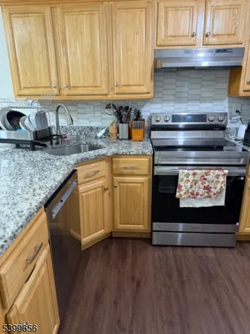 $2,595 | 751 Summer Avenue, Unit 1D, Newark, NJ 07104