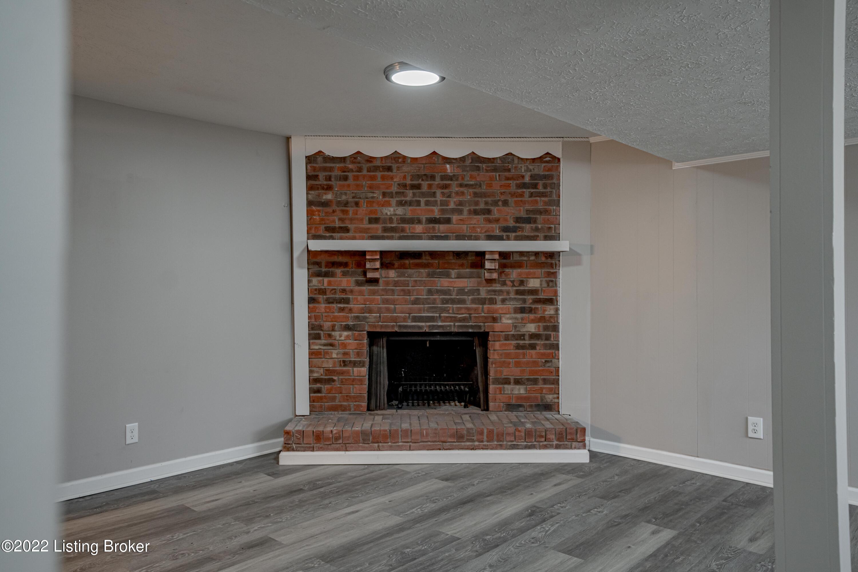 272 Topfield Road Louisville, KY 40229 - Photo 31 of 52 DSC01400