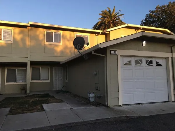 $2,195 | 80 Portola Way, Unit 102, Tracy, CA 95376