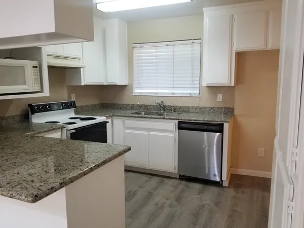 $2,195 | 80 Portola Way, Unit 102, Tracy, CA 95376