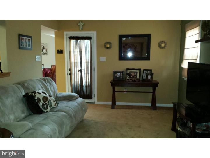 972 North Beecham Road Williamstown, NJ 08094 - Photo 12 of 22 Family Room