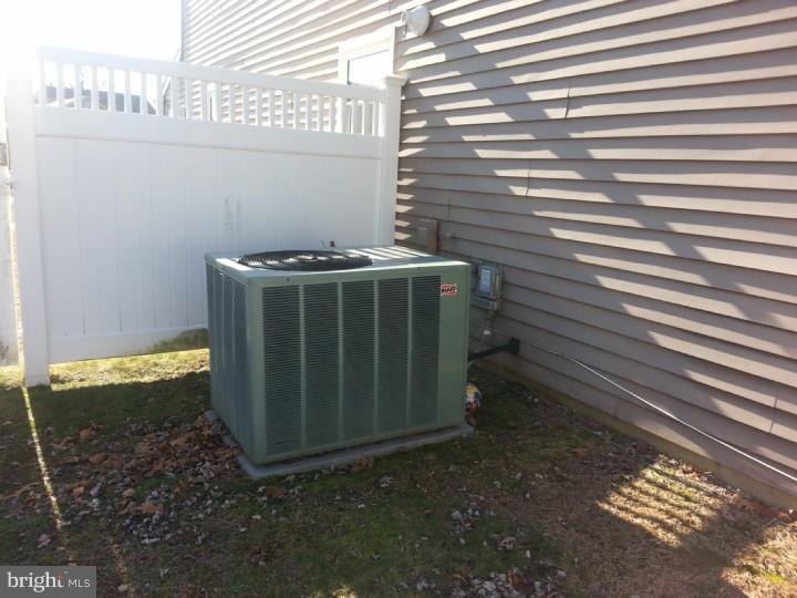 972 North Beecham Road Williamstown, NJ 08094 - Photo 20 of 22 Exterior Side