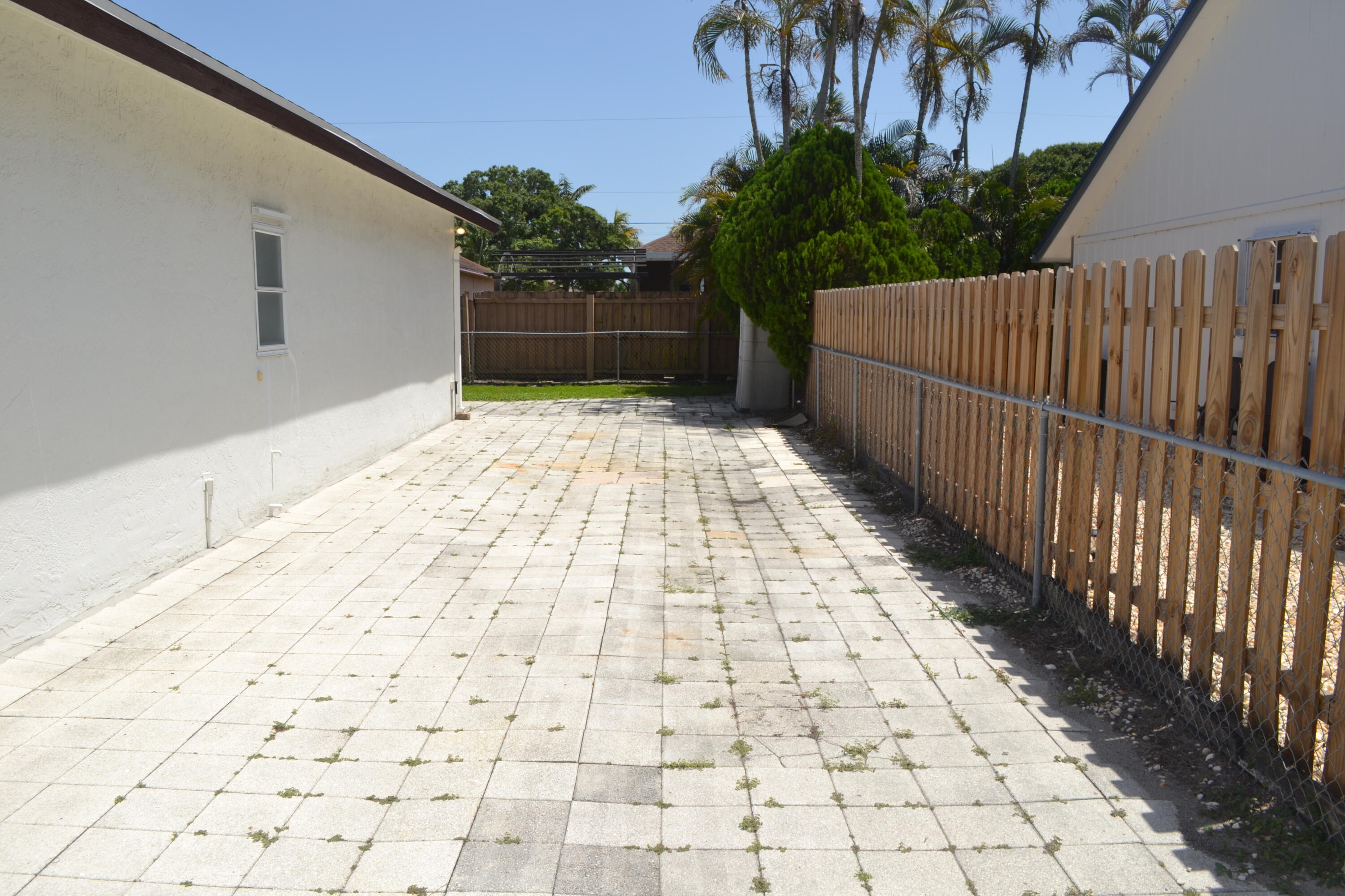 6310 Drake Street Jupiter, FL 33458 - Photo 14 of 17 RV/boat pad