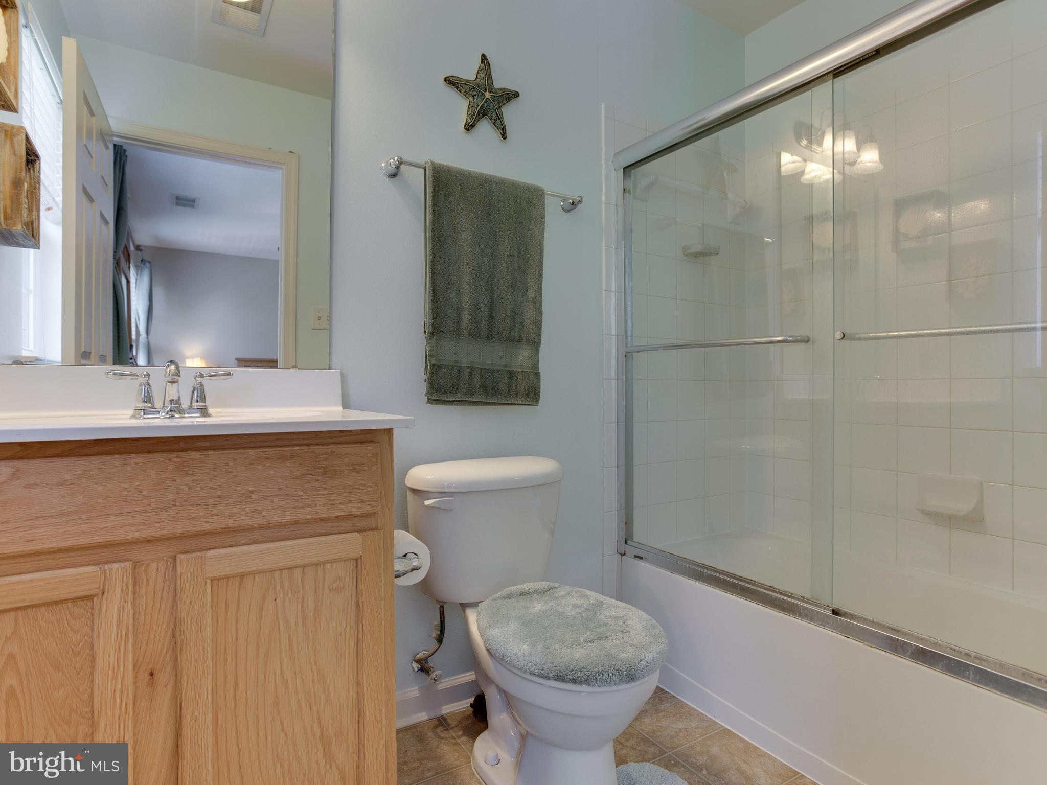 8022 Forest Ridge Drive, Unit 4 Chesapeake Beach, MD 20732 - Photo 23 of 32 Bath (Master) - Upper Level