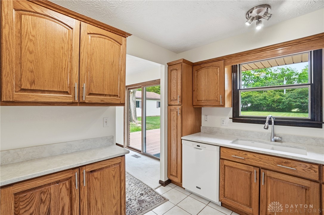7655 Windham Road Tipp City, OH 45371 - Photo 12 of 61