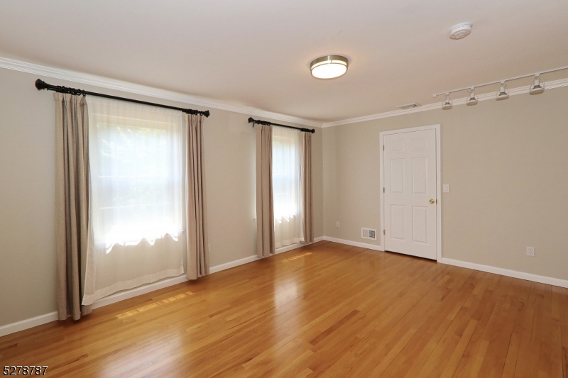 64 Park Avenue Summit, NJ 07901 - Photo 13 of 24