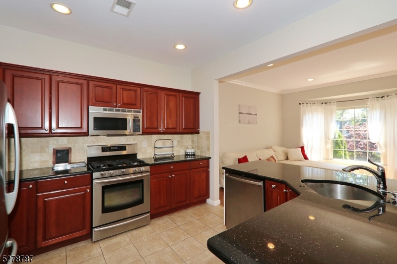 64 Park Avenue Summit, NJ 07901 - Photo 5 of 24