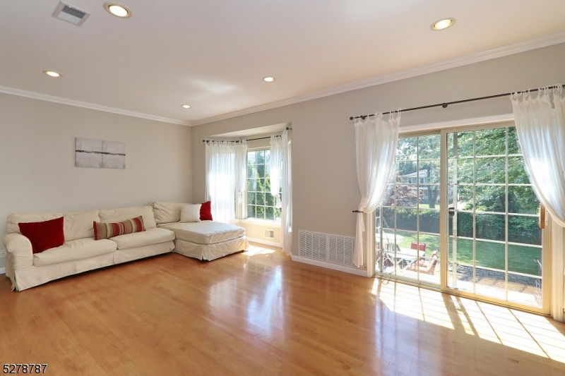 64 Park Avenue Summit, NJ 07901 - Photo 10 of 24