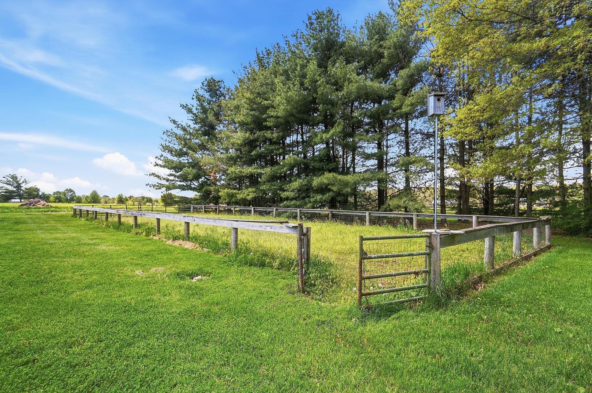 8290 Dustin Road Galena, OH 43021 - Photo 53 of 59 209