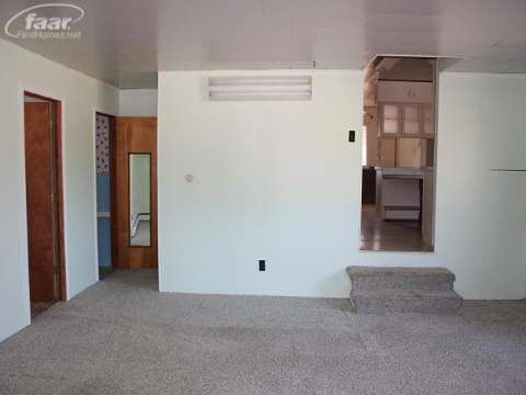 6084 Corunna Road Flint, MI 48532 - Photo 19 of 29 20352234-19.JPG