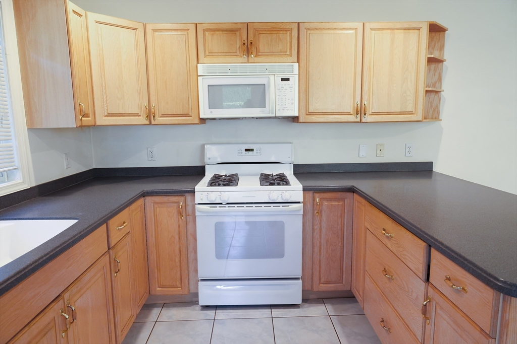 145 Captain Eames Circle, Unit 145 Ashland, MA 01721 - Photo 6 of 33