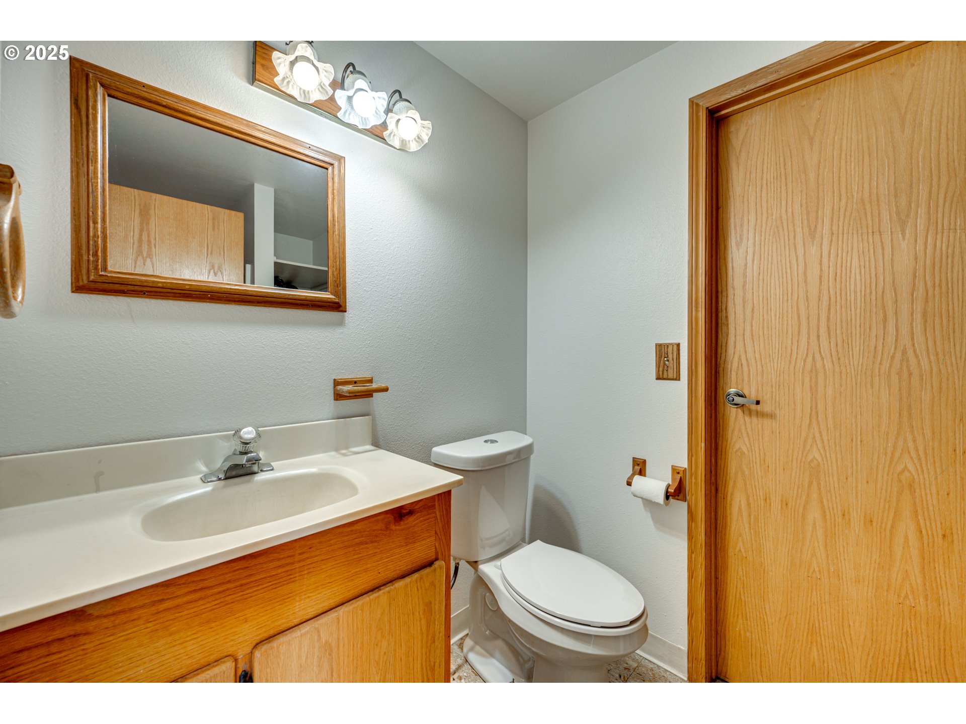 35701 Northeast Schultz Road La Center, WA 98629 - Photo 30 of 47 Bathroom