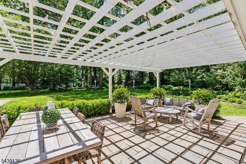 11 Red Oak Row Chester, NJ 07930 - Photo 38 of 50