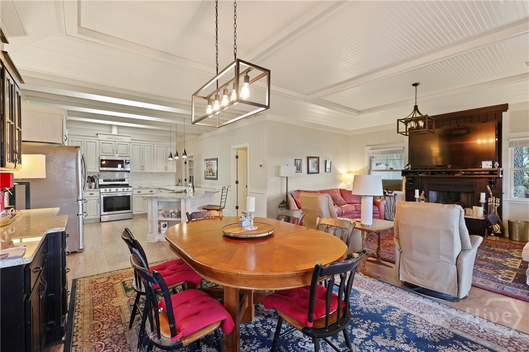 189 East 1st Street Midway, GA 31320 - Photo 18 of 50 Spacious dining room with built in cabinetry