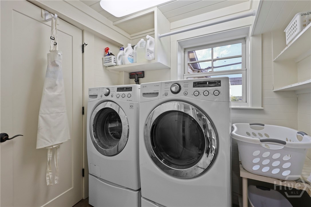 189 East 1st Street Midway, GA 31320 - Photo 36 of 50 Laundry and overflow pantry off the kitchen.