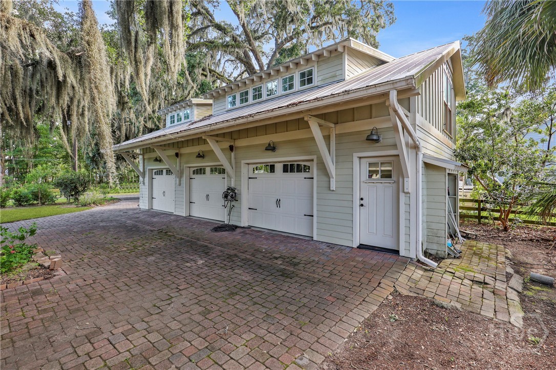 189 East 1st Street Midway, GA 31320 - Photo 4 of 50 Detached thee car garage with 1/1 apartment