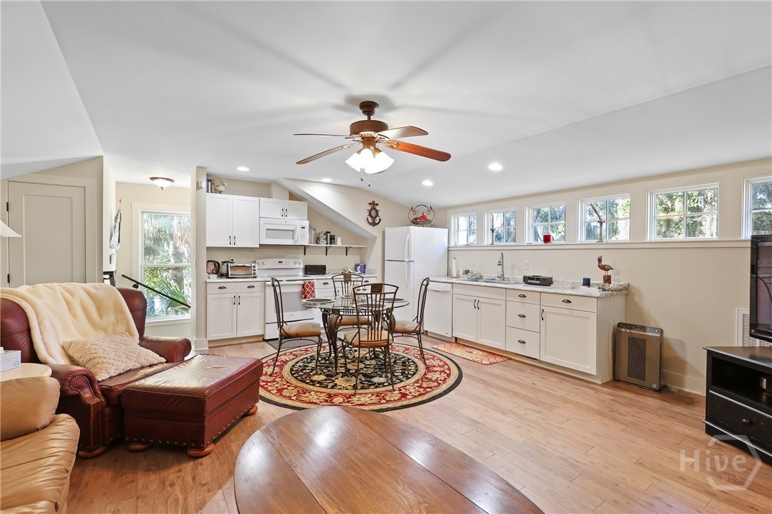 189 East 1st Street Midway, GA 31320 - Photo 41 of 50 1/1 apartment above garage