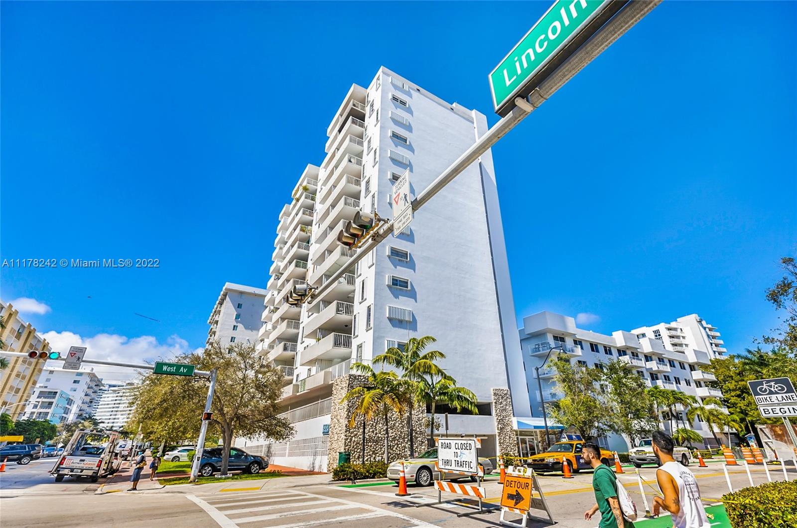 1331 Lincoln Road, Unit 802 Miami Beach, FL 33139 - Photo 1 of 26 Gallery Image 1