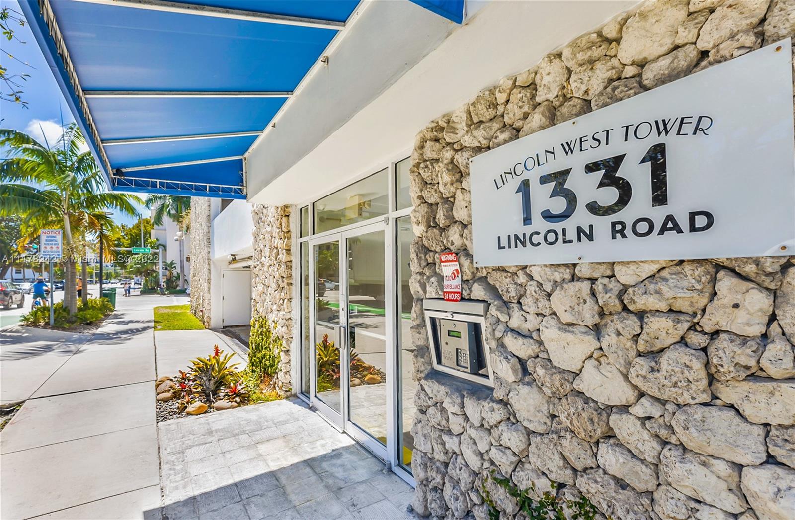 1331 Lincoln Road, Unit 802 Miami Beach, FL 33139 - Photo 2 of 26 Gallery Image 2