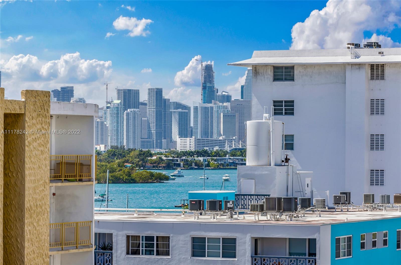 1331 Lincoln Road, Unit 802 Miami Beach, FL 33139 - Photo 24 of 26 Gallery Image 24